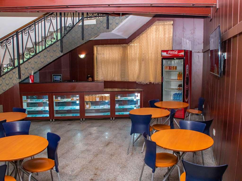 Mobushipe Denis Hotel Abuja מסעדה תמונה