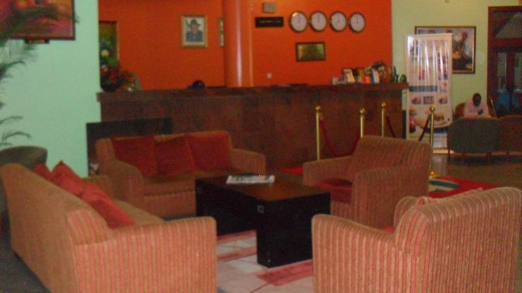 Mobushipe Denis Hotel Abuja מראה חיצוני תמונה
