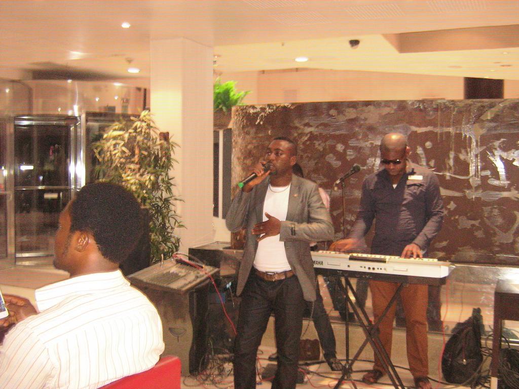 Mobushipe Denis Hotel Abuja מראה חיצוני תמונה
