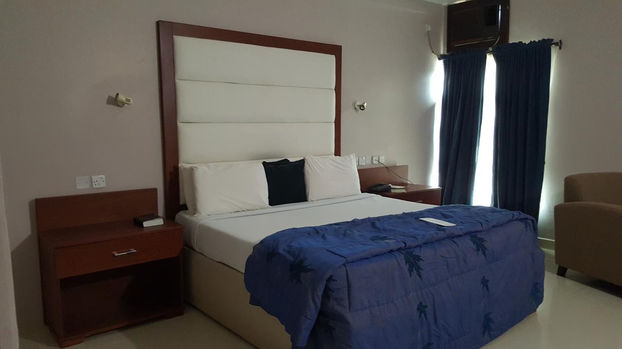 Mobushipe Denis Hotel Abuja מראה חיצוני תמונה