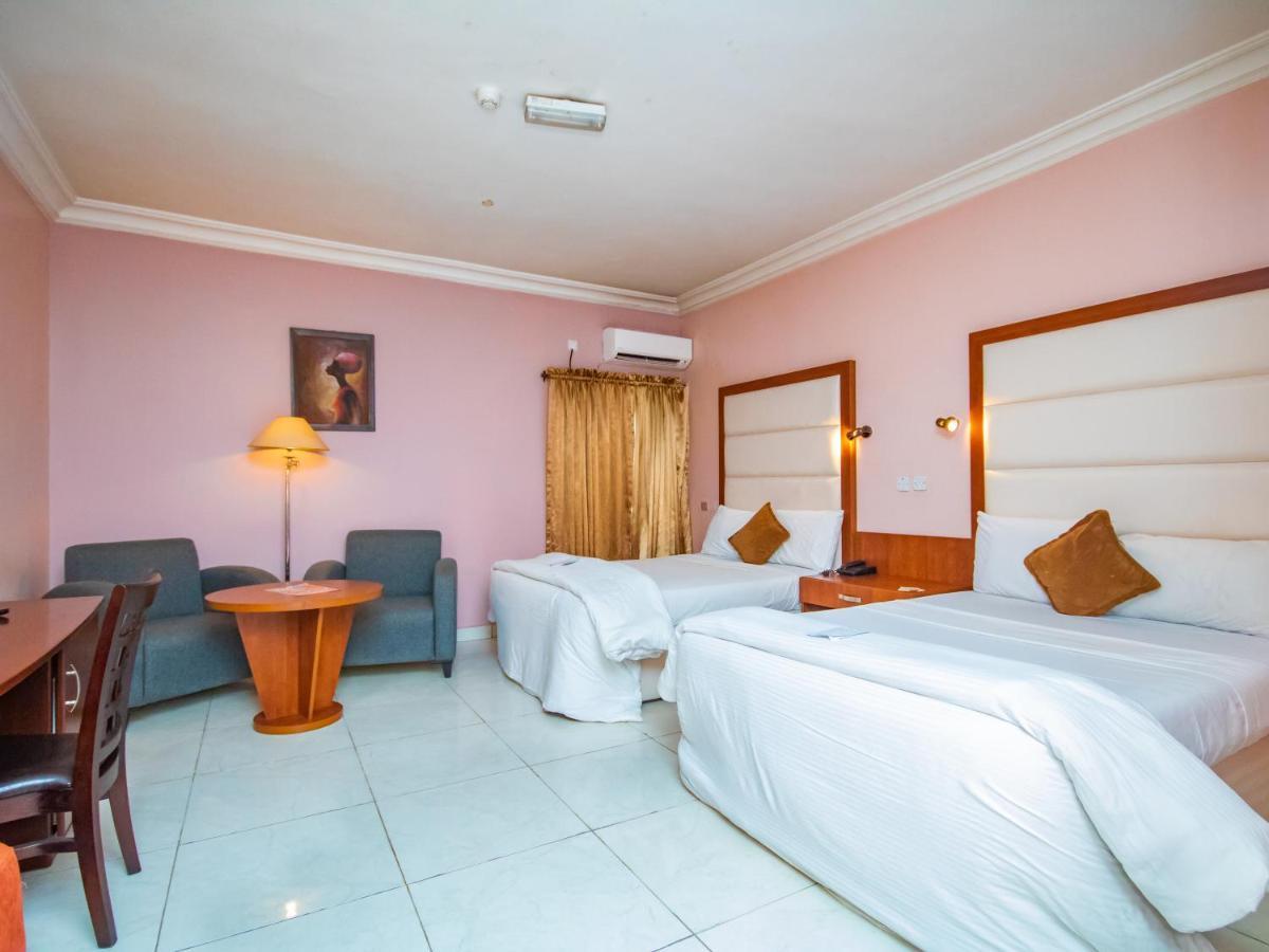 Mobushipe Denis Hotel Abuja מראה חיצוני תמונה
